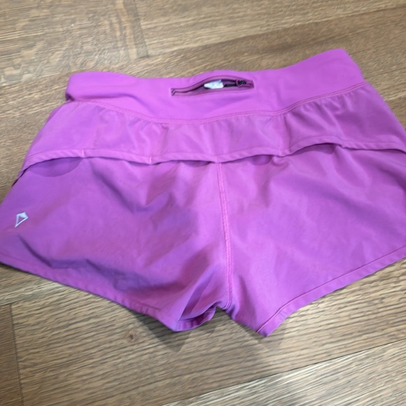 Ivivva hot pink shorts size 14 - Picture 2 of 4
